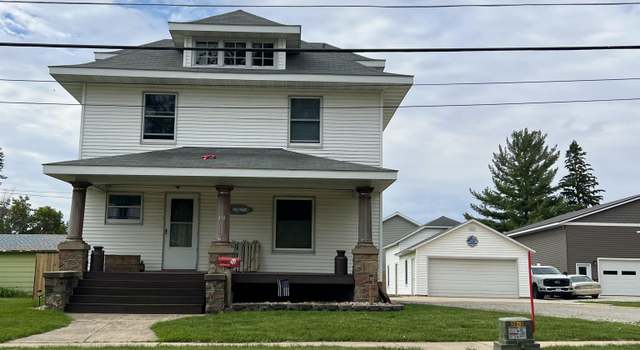 Photo of 418 W Spring St, New Hampton, IA 50659