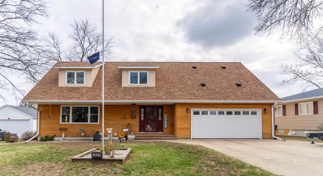 Photo of 2839 Saratoga Dr, Waterloo, IA 50702