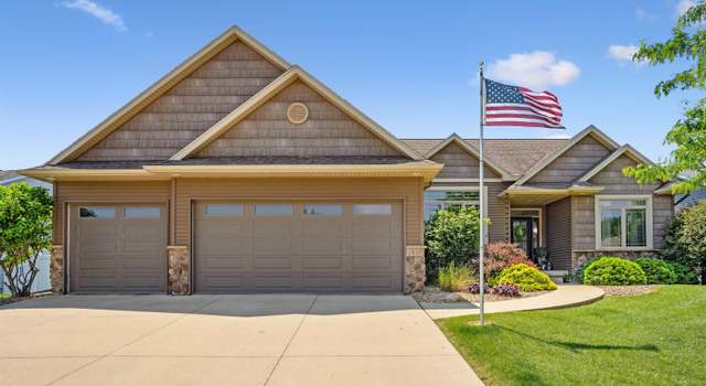 Photo of 2816 Pendleton Dr, Cedar Falls, IA 50613