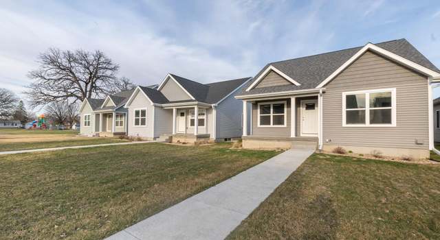 Photo of 114 Axlewood Dr, Waterloo, IA 50701