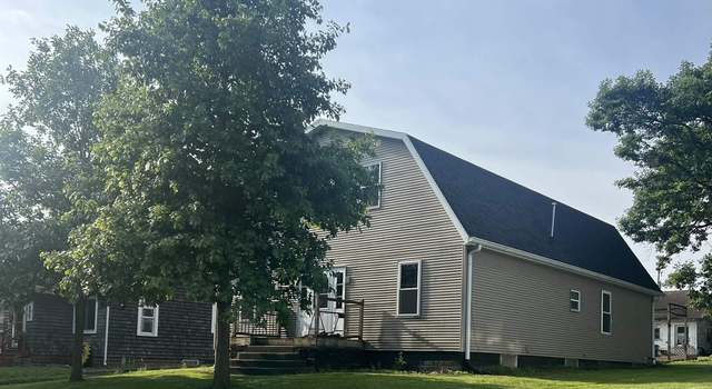 Photo of 404 Bethel St, Parkersburg, IA 50665