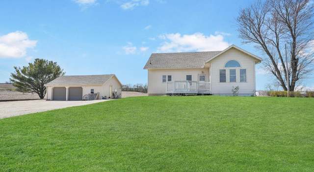 Photo of 22053 Acorn Rd, Elgin, IA 52141