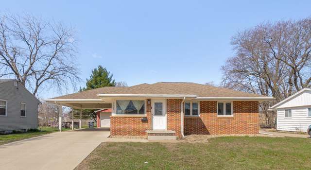 Photo of 2605 Valley Park Dr, Cedar Falls, IA 50613