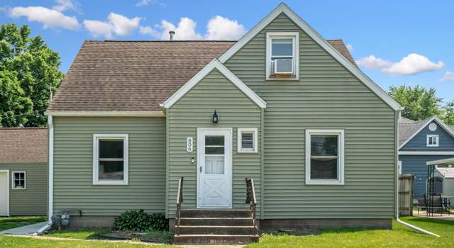 Photo of 806 3rd St, Reinbeck, IA 50669