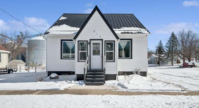 Photo of 317 SE 2nd St, Tripoli, IA 50676