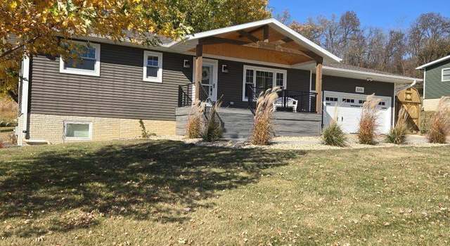 Photo of 1006 Larrabee St, Clermont, IA 52135