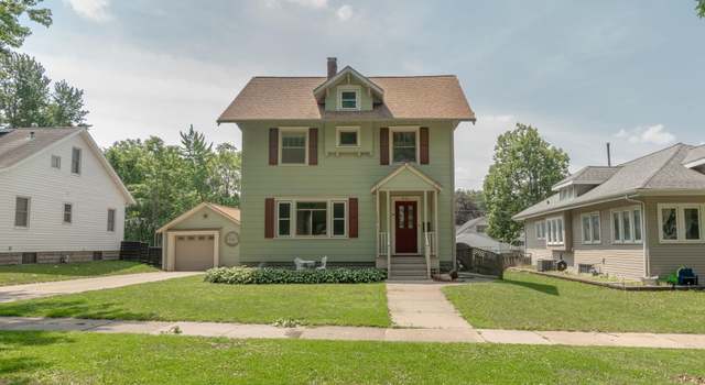 Photo of 421 Home Park Blvd, Waterloo, IA 50701