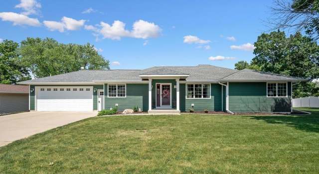 Photo of 208 Terrace Dr, Hudson, IA 50643