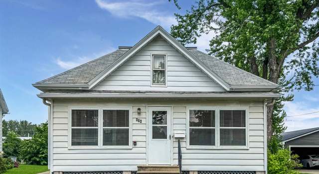 Photo of 604 Woodlawn Ave, Traer, IA 50675