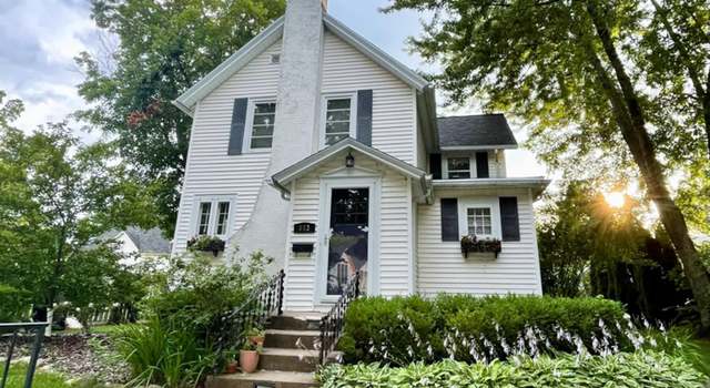 Photo of 813 Clay St, Cedar Falls, IA 50613