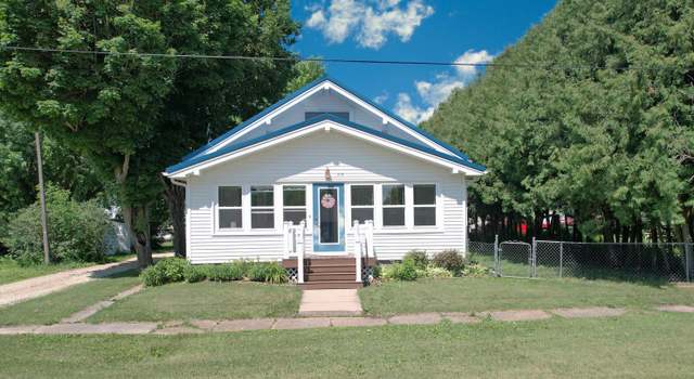 Photo of 319 N Mill St, Wadena, IA 52169