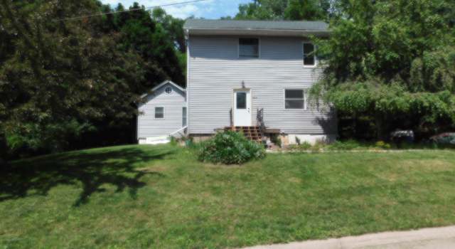 Photo of 804 3rd St, Marquette, IA 52158