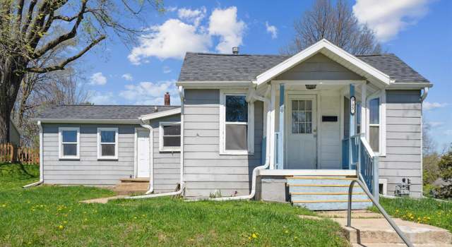 Photo of 705 W 17th St, Cedar Falls, IA 50613