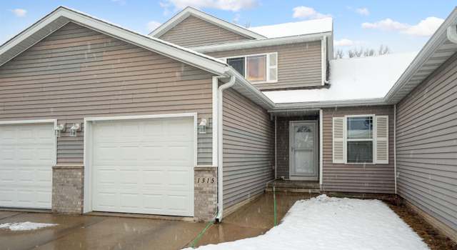 Photo of 1315 Lois Ln, Waterloo, IA 50702