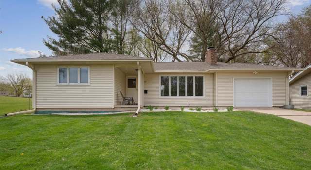 Photo of 921 Royal Dr, Cedar Falls, IA 50613