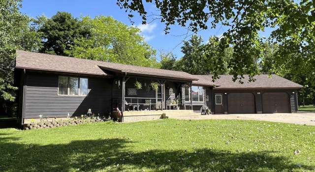 Photo of 631 W Hale St, New Hampton, IA 50659