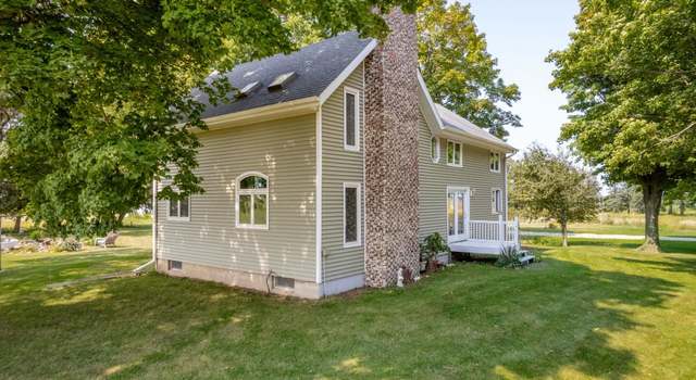 Photo of 2835 Pembroke Ave, Fredericksburg, IA 50630