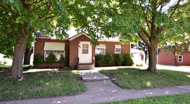Photo of 105 1st St. St N, Hazleton, IA 50641