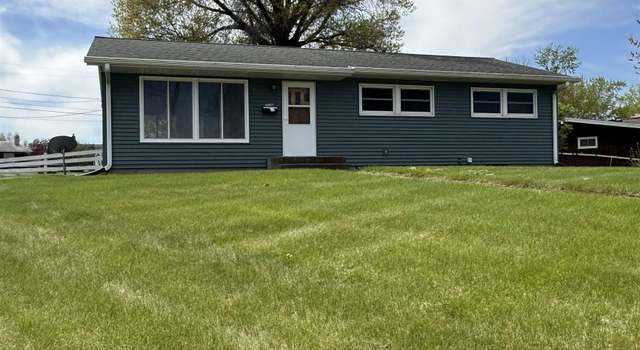 Photo of 708 S State St, Toledo, IA 52342