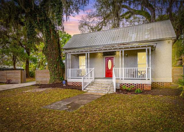 Property at 1515 Lee St, Brunswick, GA 31520, 3 beds, 2 baths