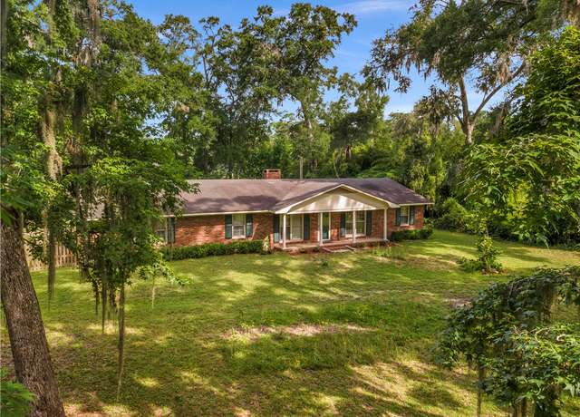 Property at 157 Comanche Rd, Brunswick, GA 31525, 4 beds, 2 baths