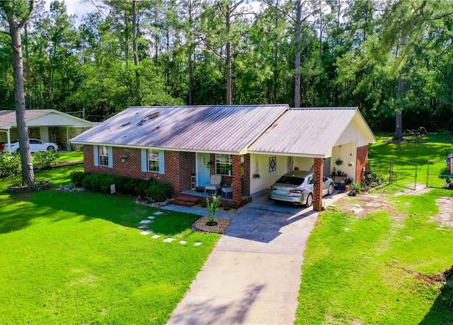 Property at 940 Azalea St, Blackshear, GA 31516, 3 beds, 2 baths