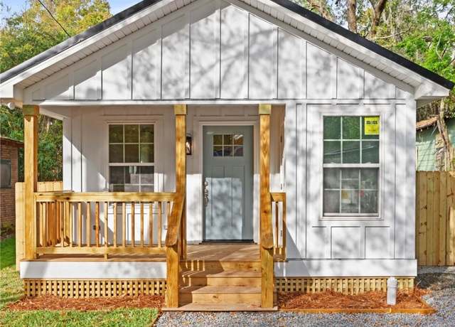 Property at 917 Amherst St, Brunswick, GA 31520, 2 beds, 2.5 baths