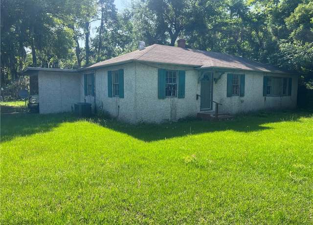 Property at 3228 Reynolds St, Brunswick, GA 31520, 4 beds, 3 baths