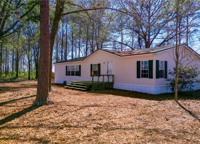 Property at 3259 W Horseshoe Rd, Blackshear, GA 31516, 3 beds, 2 baths