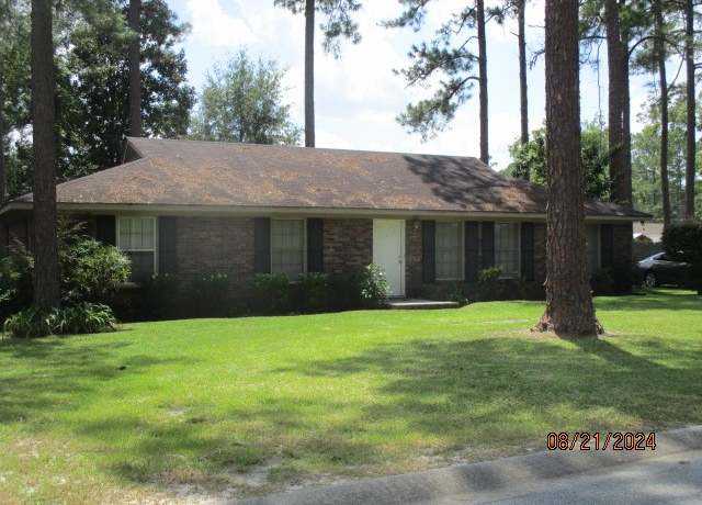 Property at 515 Summit St, Waycross, GA 31501, 3 beds, 2 baths