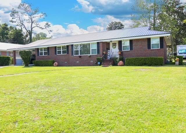 Property at 1621 Camellia Dr, Waycross, GA 31501, 3 beds, 2.5 baths