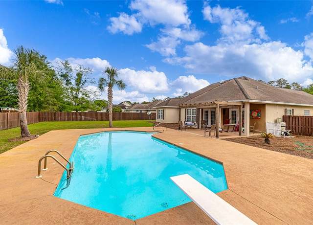 Property at 18 Woodfall Ct, Brunswick, GA 31525, 4 beds, 2 baths
