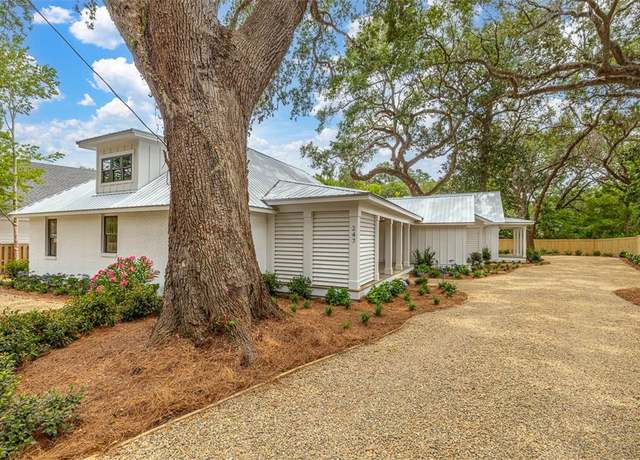 Property at 247 Circle Dr, St Simons Island, GA 31522, 4 beds, 4 baths
