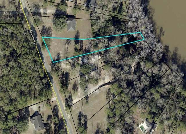 Property at 2 Altamaha Rd, Jesup, GA 31545
