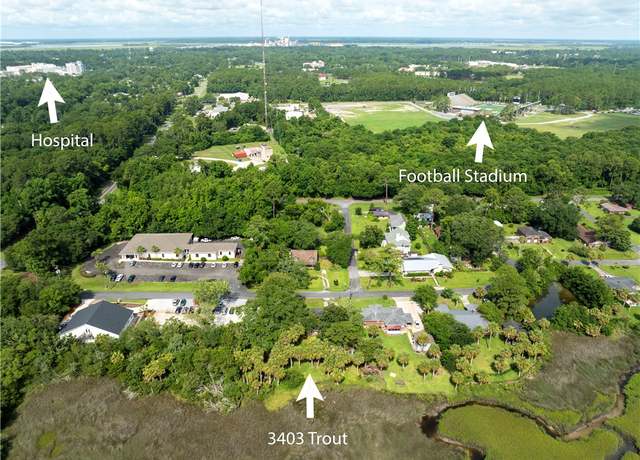 Property at 3403 Trout St, Brunswick, GA 31520, 4 beds, 3 baths
