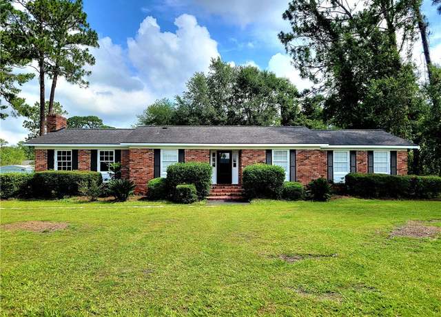 Property at 3153 Southwood Dr, Waycross, GA 31501, 4 beds, 2.5 baths