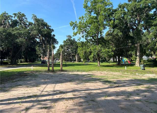 Property at 410 Munroe St, Darien, GA 31305