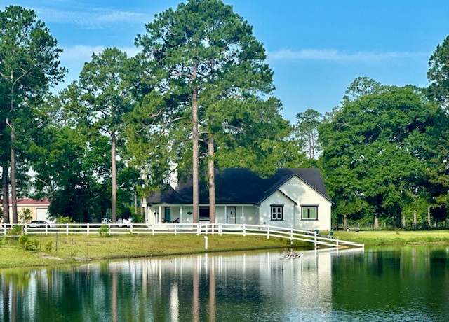 Property at 2204 & 2210 Gibbs St, Waycross, GA 31503, 3 beds, 3.5 baths