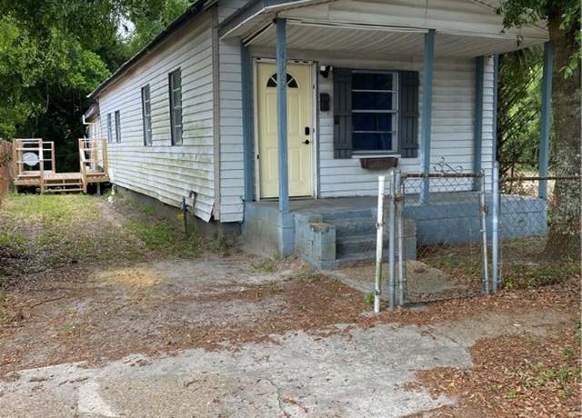 Property at 1922 Stonewall St, Brunswick, GA 31520, 3 beds, 2 baths