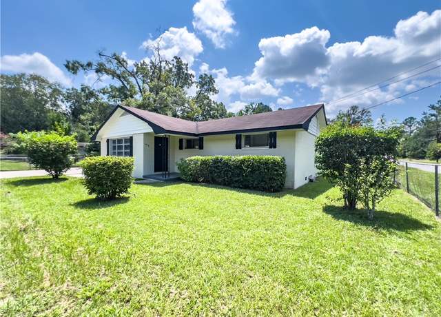 Property at 1312 E Plum St, Jesup, GA 31546, 2 beds, 2 baths