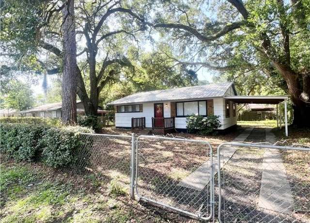Property at 1920 Washington St, Brunswick, GA 31520, 3 beds, 1 bath