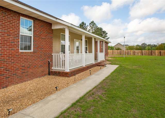 Property at 5604 Woodstone Dr, Blackshear, GA 31516, 3 beds, 2 baths