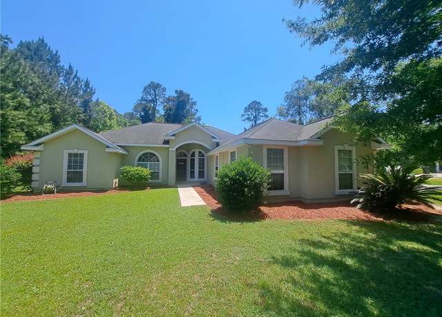 Property at 1002 Baltimore Ave, Waycross, GA 31501, 4 beds, 2 baths