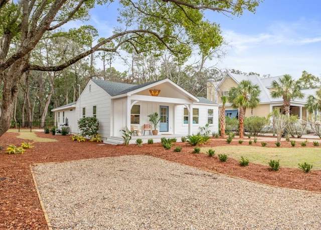 Property at 301 Kelsall Ave, St Simons Island, GA 31522, 4 beds, 2 baths