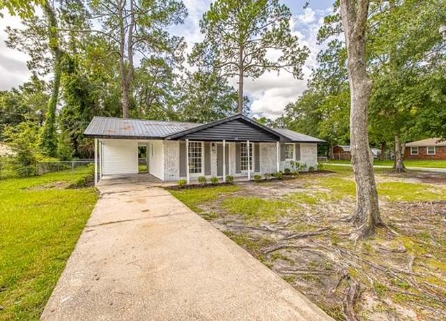 Property at 158 Yorktown Dr, Brunswick, GA 31525, 3 beds, 2 baths