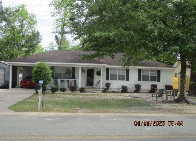 Property at 1418 Jane St, Waycross, GA 31503, 3 beds, 2 baths