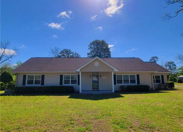 Property at 1100 Winona Ave, Waycross, GA 31503, 3 beds, 2 baths