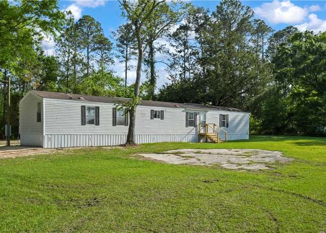 Property at 3417 Waycross Hwy, Jesup, GA 31545, 3 beds, 2 baths