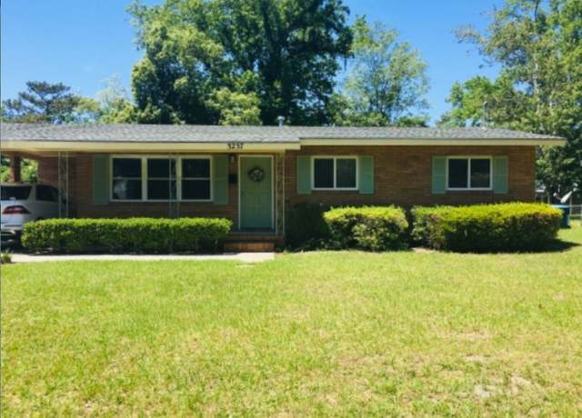 Property at 3237 Willow Ave, Brunswick, GA 31520, 3 beds, 2 baths