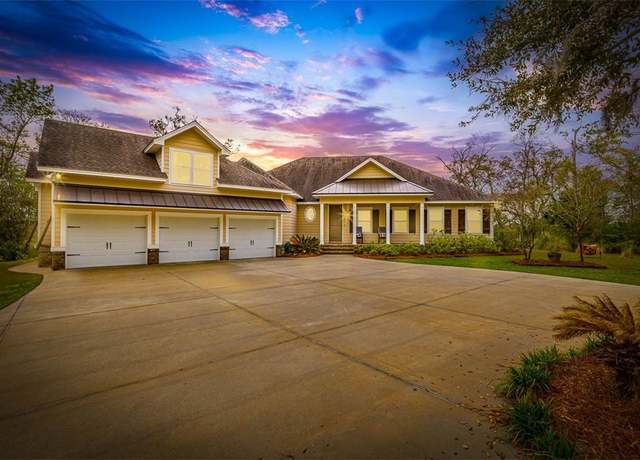 Property at 124 Serenoa Dr, Brunswick, GA 31523, 3 beds, 2.5 baths